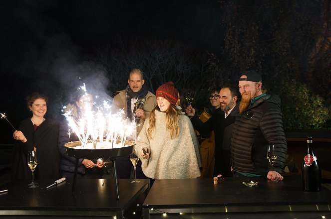 Servus 2022 - Silvestergrillen mit Lucki, Adnan und den Landfrauen - Filmfotók