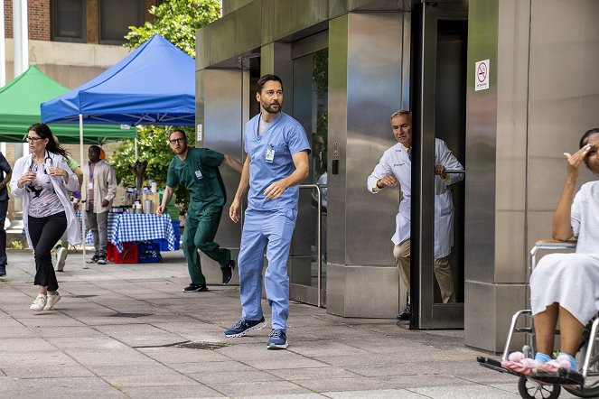 Szpital New Amsterdam - Season 4 - Więcej radości - Z filmu - Ryan Eggold