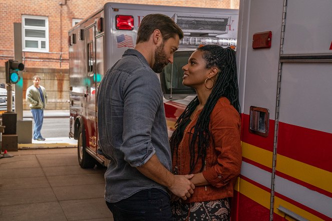 New Amsterdam - We're in This Together - Photos - Ryan Eggold, Freema Agyeman