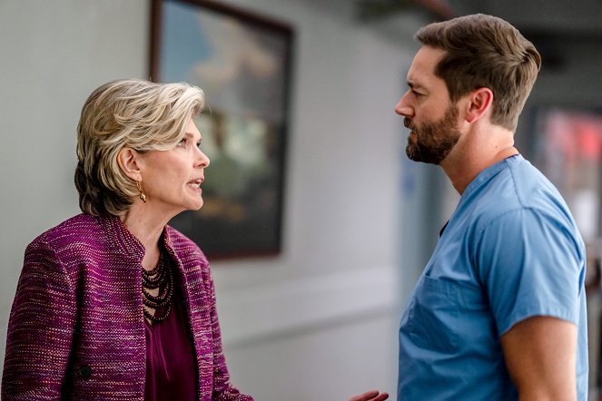 New Amsterdam - Season 4 - We're in This Together - Photos - Debra Monk, Ryan Eggold