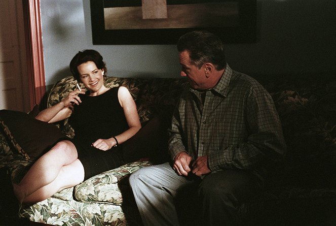 Zawodowcy - Z filmu - Carla Gugino, Robert De Niro