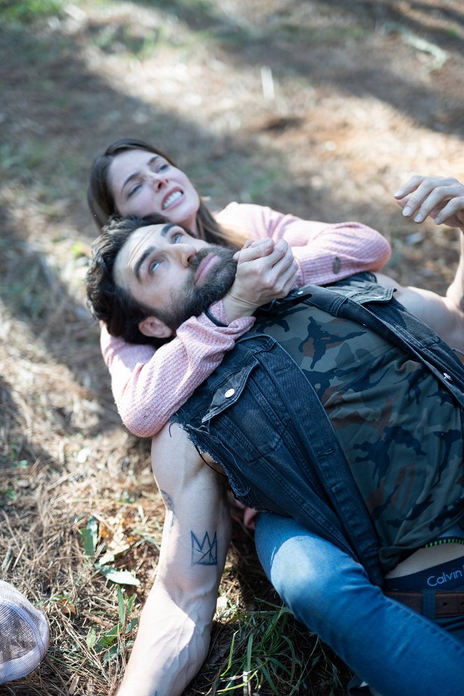 Wrong Place - Filmfotos - Ashley Greene, Michael Sirow