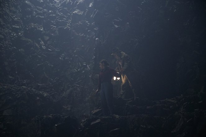 La materia oscura - The Abyss - De la película - Dafne Keen, Lin-Manuel Miranda