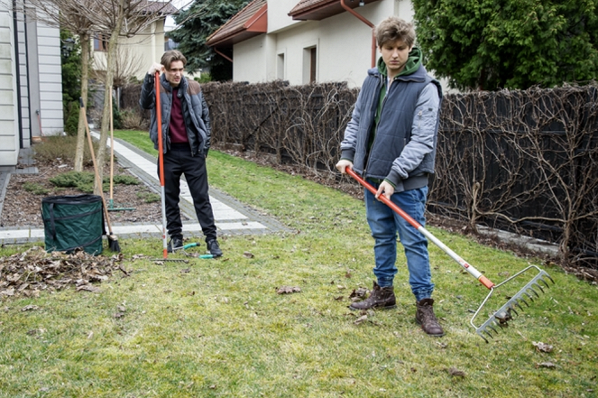 Zakochani po uszy - Episode 57 - Photos - Filip Gurłacz, Karol Jankiewicz