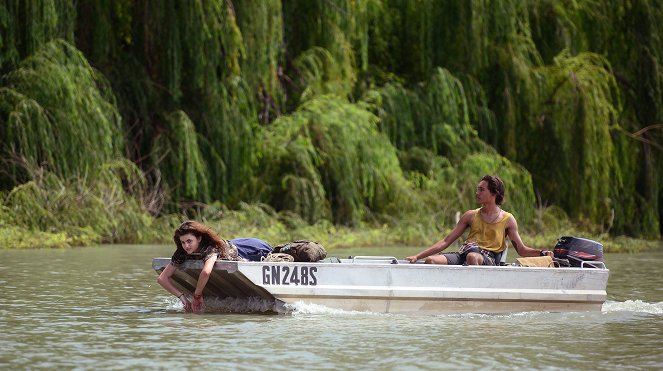 Barfuß durch Australien - Film - Amira Demirkiran, Tjiirdm McGuire
