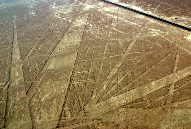 Ancient Aliens - Aliens and Lost Worlds - Photos