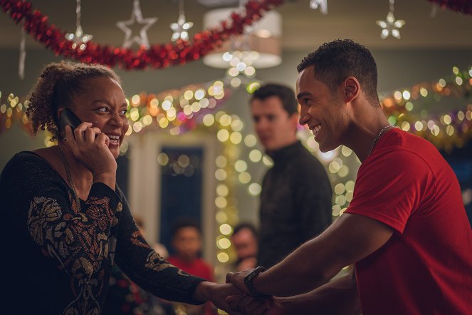 Your Christmas or Mine? - Film - Angela Griffin, Lucien Laviscount