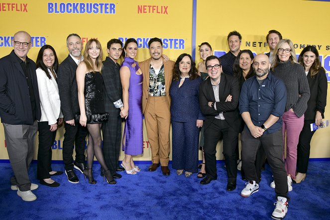 Blockbuster - Evenementen - Blockbuster S1 Premiere at Netflix Tudum Theater on October 27, 2022 in Los Angeles, California