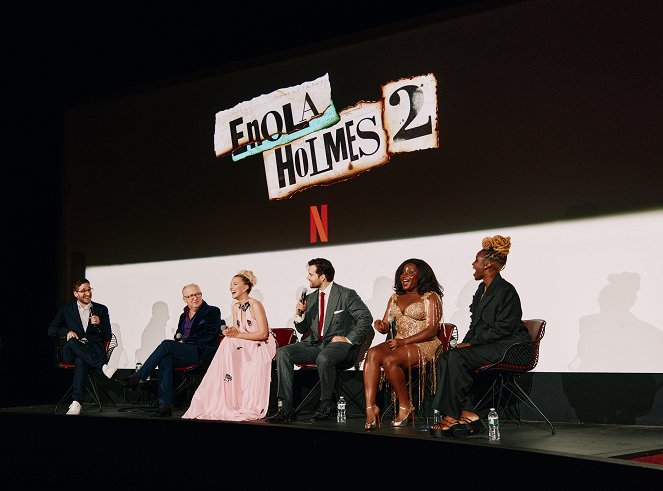 Enola Holmesová 2 - Z akcií - Netflix Enola Holmes 2 Premiere on October 27, 2022 in New York City