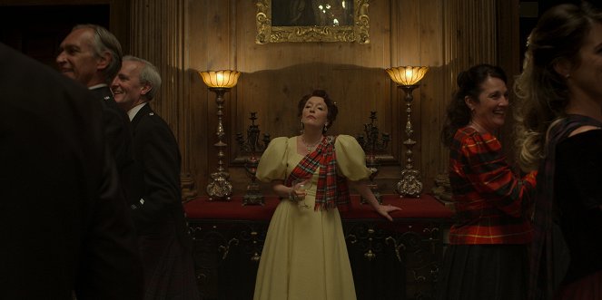 The Crown - El síndrome de la reina Victoria - De la película - Lesley Manville