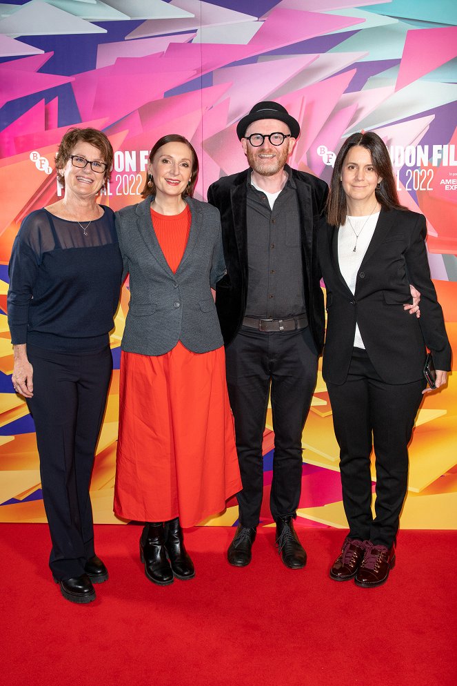 Smok mojego taty - Z imprez - Premiere Screening of "My Father's Dragon" during the 66th BFI London Film Festival at NFT1, BFI Southbank, on October 8, 2022 in London, England - Bonnie Curtis, Nora Twomey, Paul Young, Julie Lynn