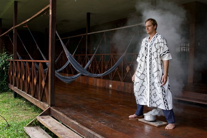 Zac Efron nohami na Zemi - Iquitos - Z filmu