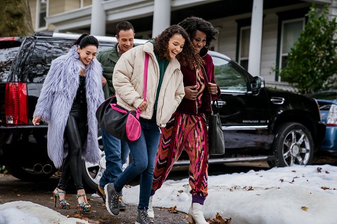 Christmas with You - Photos - Aimee Garcia, Freddie Prinze Jr., Deja Monique Cruz, Zenzi Williams