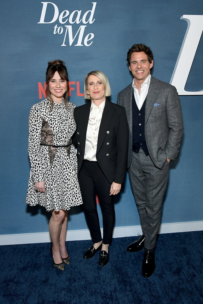 Już nie żyjesz - Season 3 - Z imprez - Los Angeles Premiere Of Netflix's 'Dead To Me' Season 3 held at the Netflix Tudum Theater on November 15, 2022 in Hollywood, Los Angeles, California, United States - Linda Cardellini, Liz Feldman, James Marsden