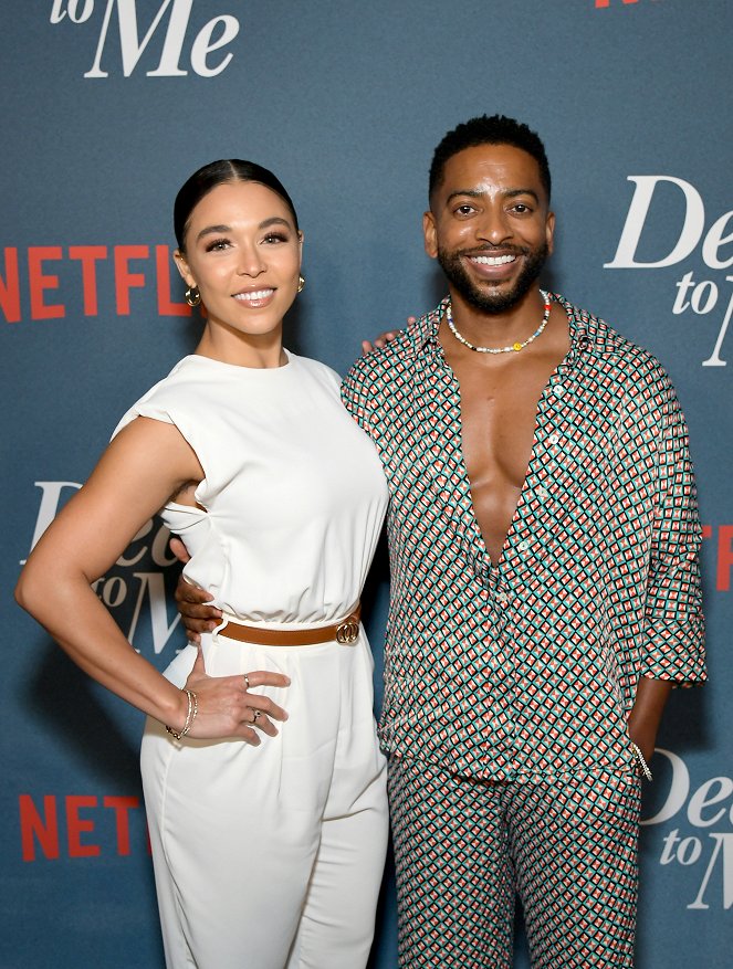 Już nie żyjesz - Season 3 - Z imprez - Los Angeles Premiere Of Netflix's 'Dead To Me' Season 3 held at the Netflix Tudum Theater on November 15, 2022 in Hollywood, Los Angeles, California, United States - Shaun Brown