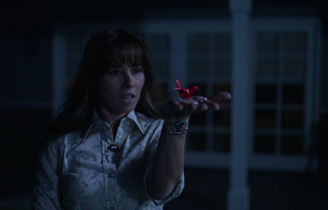 Dead to Me - We're Gonna Beat This Thing - Van film - Linda Cardellini