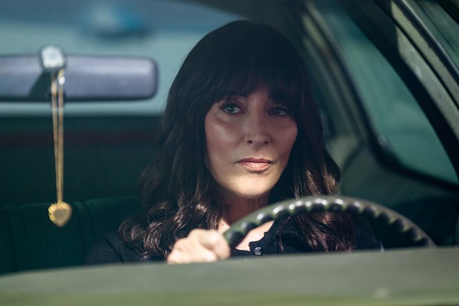 Dead to Me - Season 3 - We're Almost out of Time - Photos - Katey Sagal