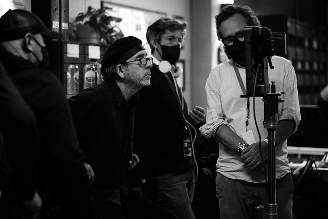 Wednesday - Season 1 - Z natáčení - Tim Burton, David Lanzenberg