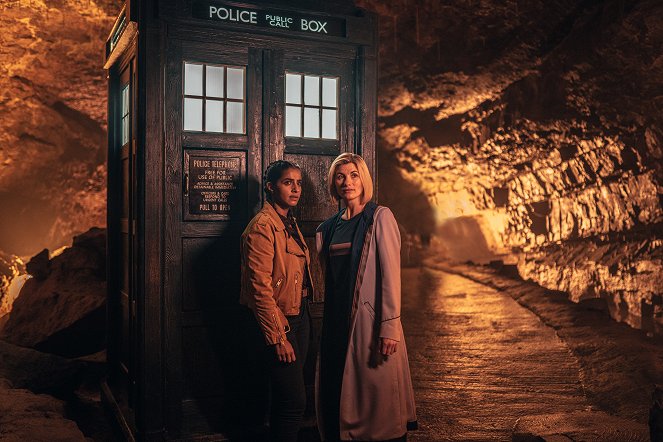 Doctor Who - The Power of the Doctor - Van film - Mandip Gill, Jodie Whittaker