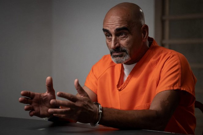 The Cleaning Lady - Season 2 - Sins of the Father - Filmfotos - Navid Negahban