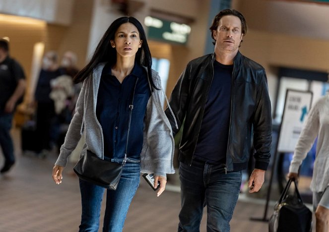 The Cleaning Lady - Sins of the Father - Photos - Elodie Yung, Oliver Hudson