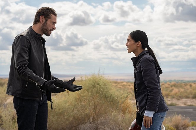 The Cleaning Lady - Season 2 - The Ask - Filmfotos - Adan Canto, Elodie Yung