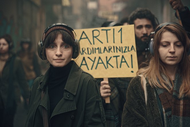 Sıcak Kafa - Gül ve Diken - Kuvat elokuvasta