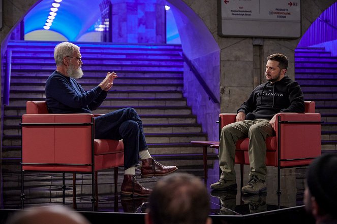 David Letterman: A következő vendégemet nem kell bemutatni - A következő vendég – David Letterman interjúja Volodimir Zelenszkijjel - Filmfotók