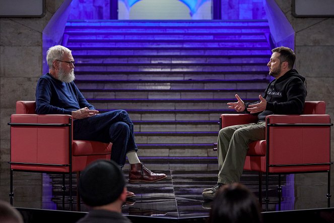 Mojego następnego gościa nie trzeba nikomu przedstawiać – zaprasza David Letterman - Wołodymyr Zełenski - Z filmu