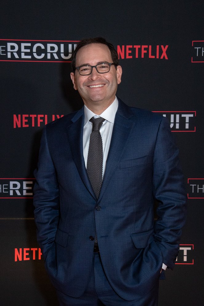 Rekrut - Z akcí - Special screening of Netflix series "THE RECRUIT" at the International Spy Museum on December 13, 2022, in Washington, DC - Adam Ciralsky