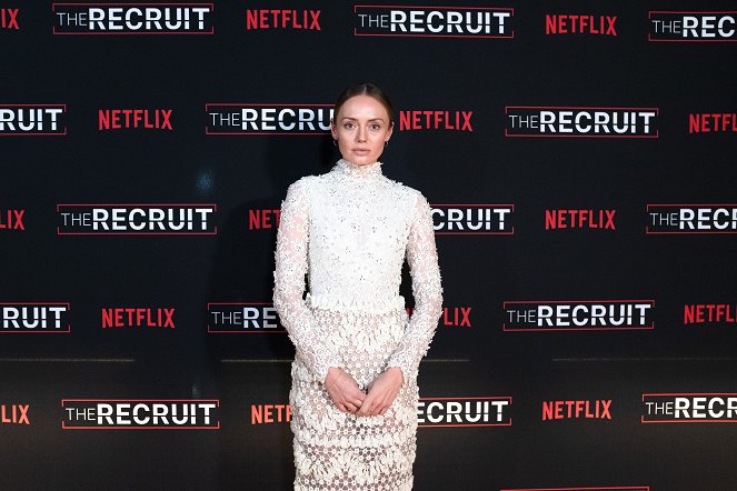 Rekrut - Z akcií - Special screening of Netflix series "THE RECRUIT" at the International Spy Museum on December 13, 2022, in Washington, DC - Laura Haddock