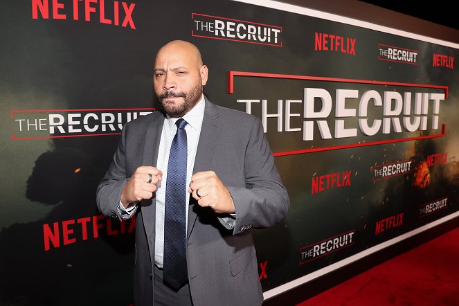 The Recruit - Rendezvények - Netflix's The Recruit Los Angeles Premiere at The Grove AMC on December 08, 2022 in Los Angeles, California - Colton Dunn