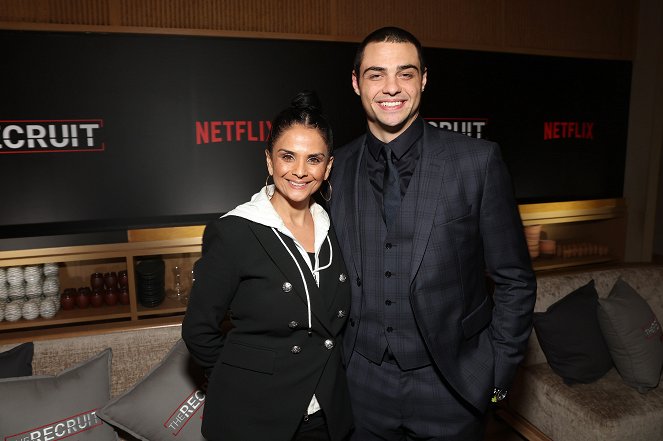 Rekrut - Z akcí - Netflix's The Recruit Los Angeles Premiere at The Grove AMC on December 08, 2022 in Los Angeles, California - Noah Centineo