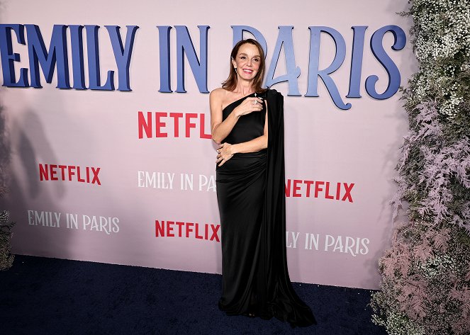 Emily w Paryżu - Season 3 - Z imprez - Emily In Paris premiere on December 15, 2022 in New York City - Philippine Leroy-Beaulieu