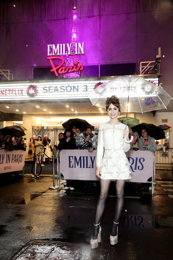 Emily in Paris - Season 3 - Z akcí - Emily In Paris premiere on December 15, 2022 in New York City - Lily Collins
