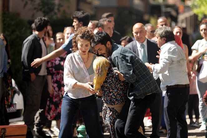 Láska, rozum, pomsta - Epizoda 1 - Z filmu - Burcu Özberk, Mehmet Korhan Fırat