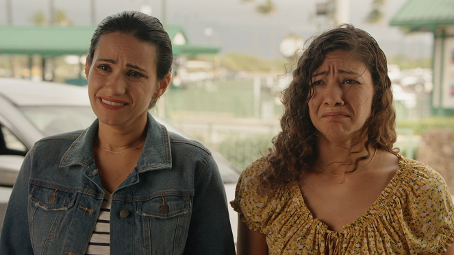 Aloha with Love - De la película - Tiffany Smith, Sarah Ashley Rodriguez