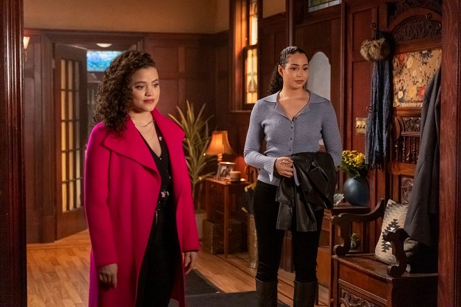Charmed - What to Expect When You're Expecting the Apocalypse - Photos