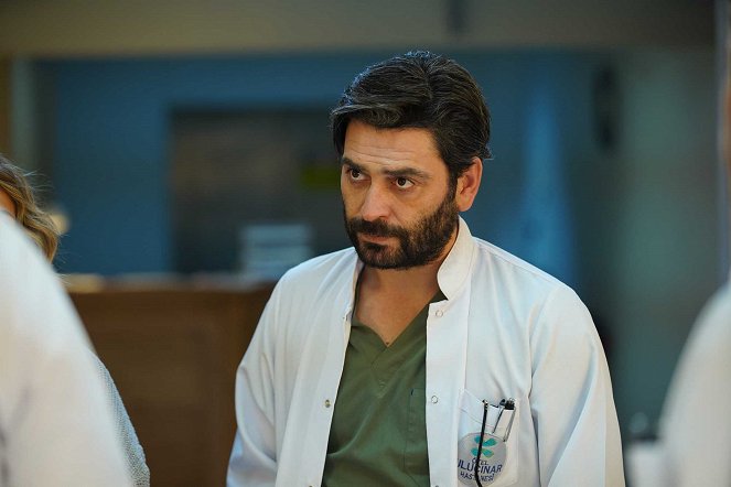 The Town Doctor - Episode 17 - Photos - Ozan Akbaba