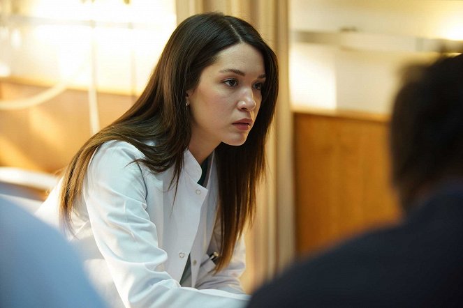 The Town Doctor - Episode 17 - Photos - Hazal Subaşı