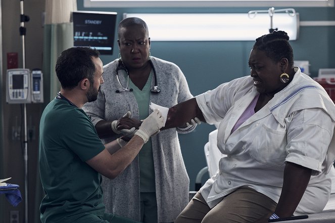 Atlanta Medical - Season 6 - Two Hearts - Filmfotos - Tasso Feldman, Denitra Isler