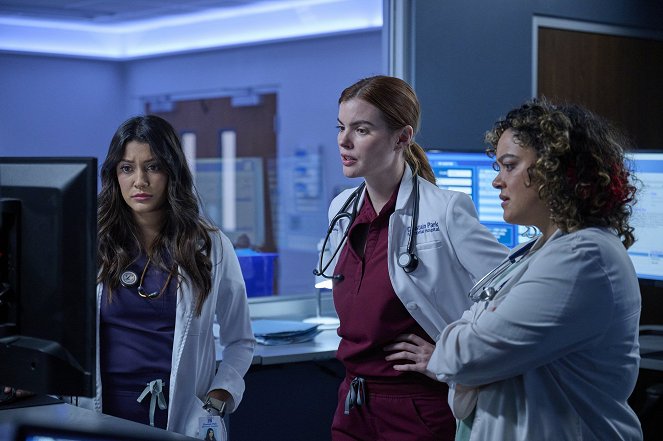 Atlanta Medical - Season 6 - It Won't Be Like This for Long - Filmfotos - Anuja Joshi, Kaley Ronayne, Sarah-Nicole Robles