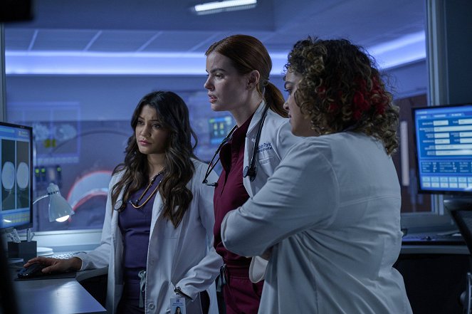Atlanta Medical - Season 6 - It Won't Be Like This for Long - Filmfotos - Anuja Joshi, Kaley Ronayne, Sarah-Nicole Robles