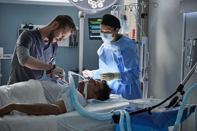 The Resident - A River in Egypt - Kuvat elokuvasta - Matt Czuchry