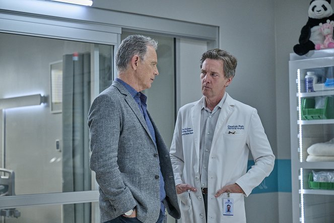 The Resident - For Better or Worse - De la película - Bruce Greenwood, Andrew McCarthy