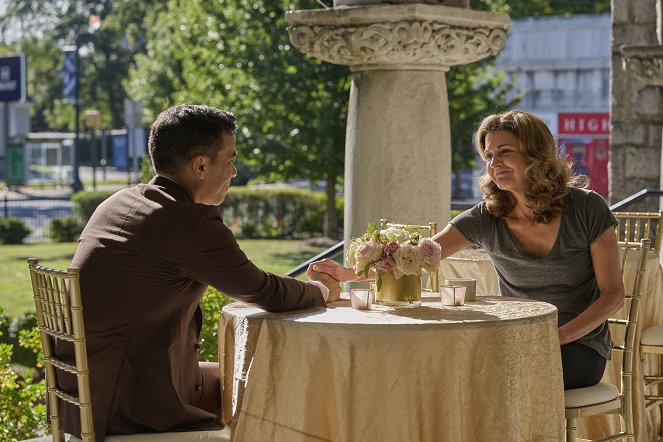 The Resident - Season 6 - For Better or Worse - Photos - Conrad Ricamora, Jane Leeves