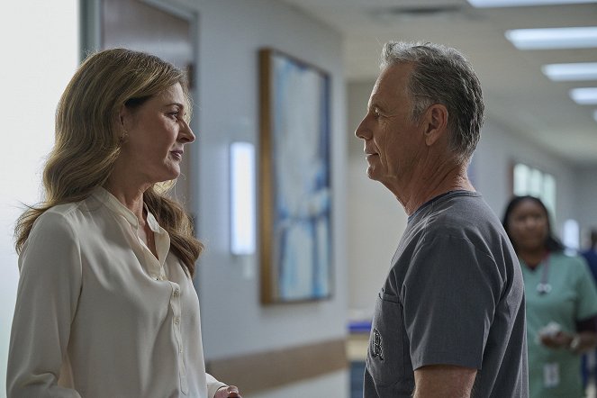 The Resident - The Chimera - Photos - Jane Leeves, Bruce Greenwood