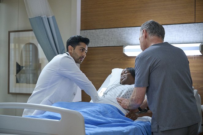 The Resident - The Chimera - Photos - Manish Dayal