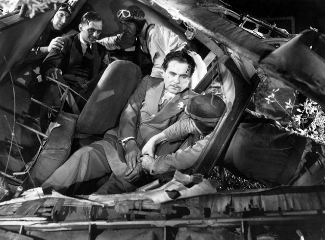 Parachute Jumper - De la película - Douglas Fairbanks Jr., Leo Carrillo