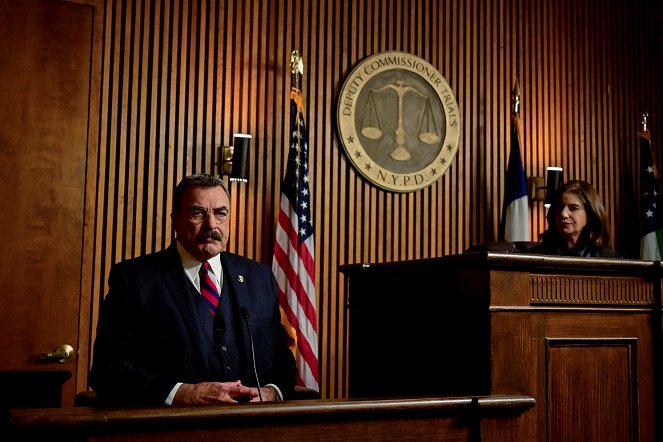 Blue Bloods - Season 12 - On the Arm - Film - Tom Selleck